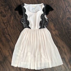 Daytrip - Off-white Dress - Size M